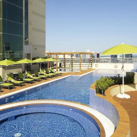 Fraser Suites Seef Bahrain Manama Exterior photo Rooftop pool