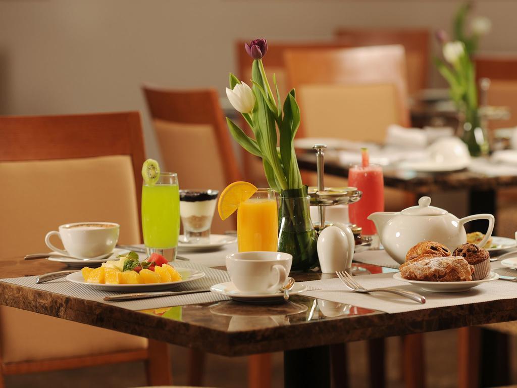 Fraser Suites Seef Bahrain Manama Exterior photo A breakfast table