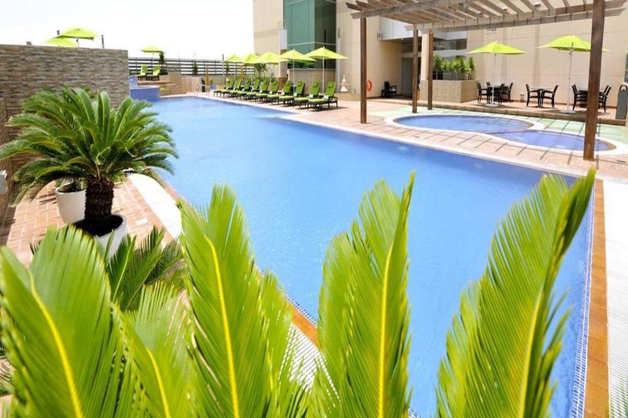 Fraser Suites Seef Bahrain Manama Facilities photo The swimming pool at the hotel