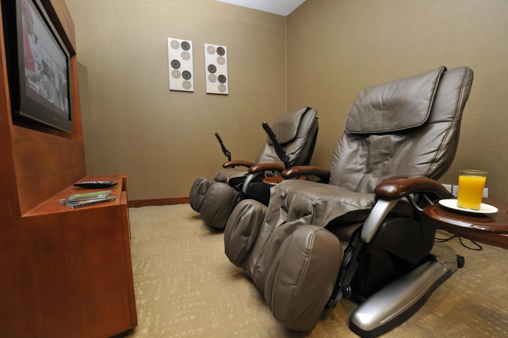 Fraser Suites Seef Bahrain Manama Exterior photo Massage chairs